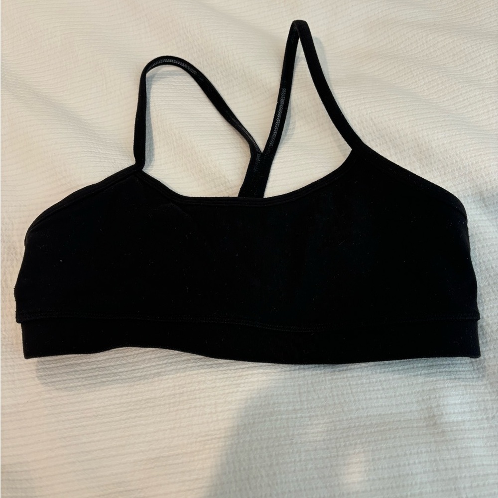 Lululemon Flow Y bra. Black. Size 6. Removable pads not included.